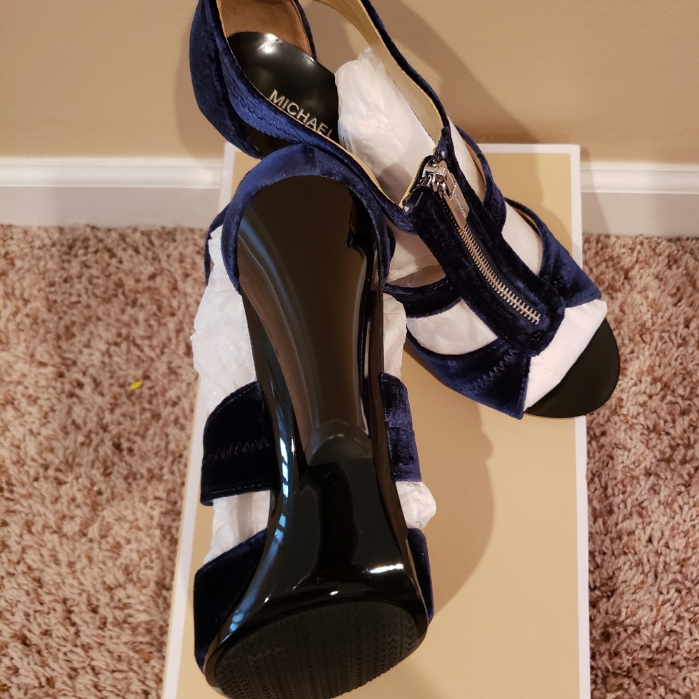 Michael Kors shoes - Picture 8 of 11
